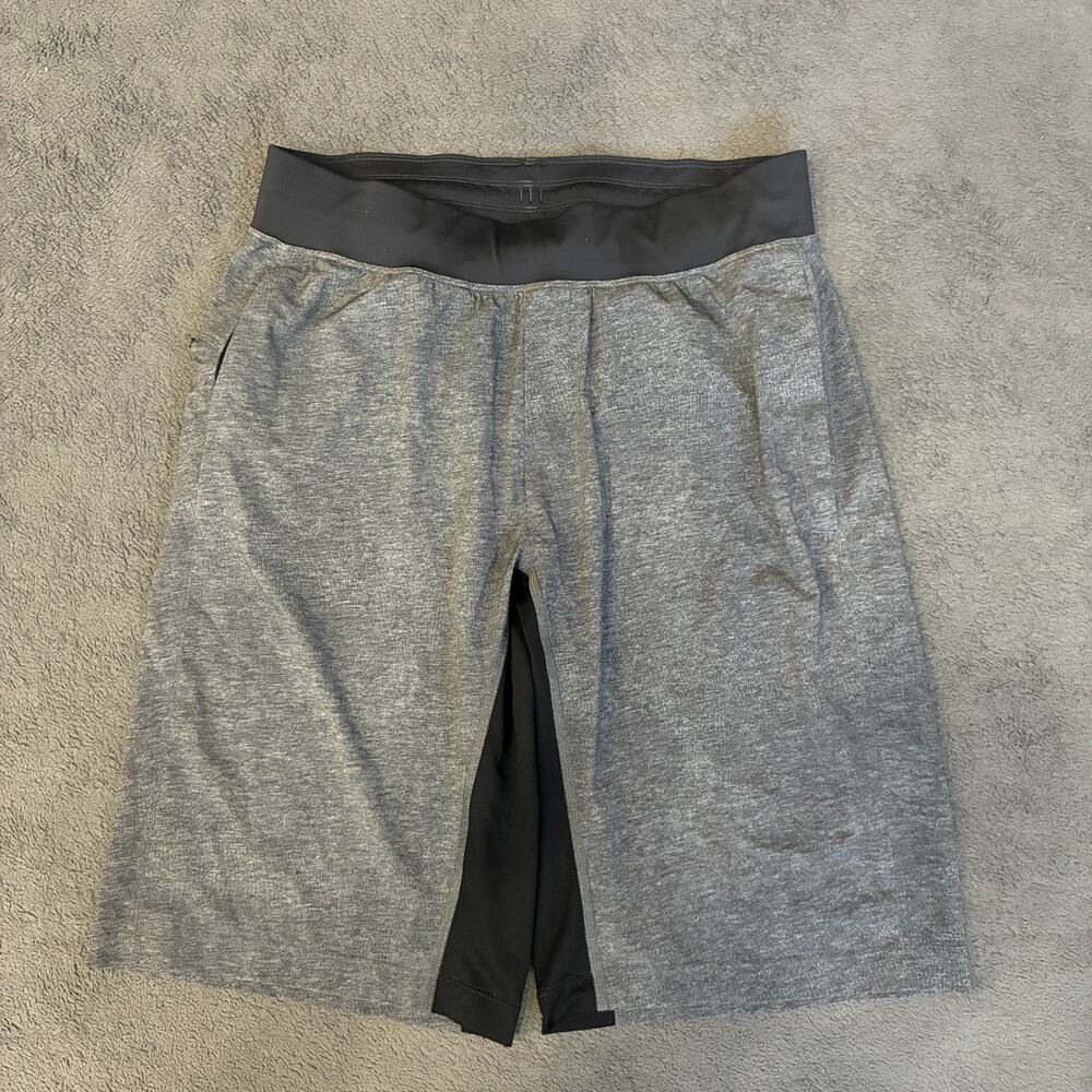Lululemon T.H.E. Grey Black Athletic Wide Elastic Waistband Short Men's Size M